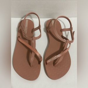 Ipamema Pink Flats/sandals